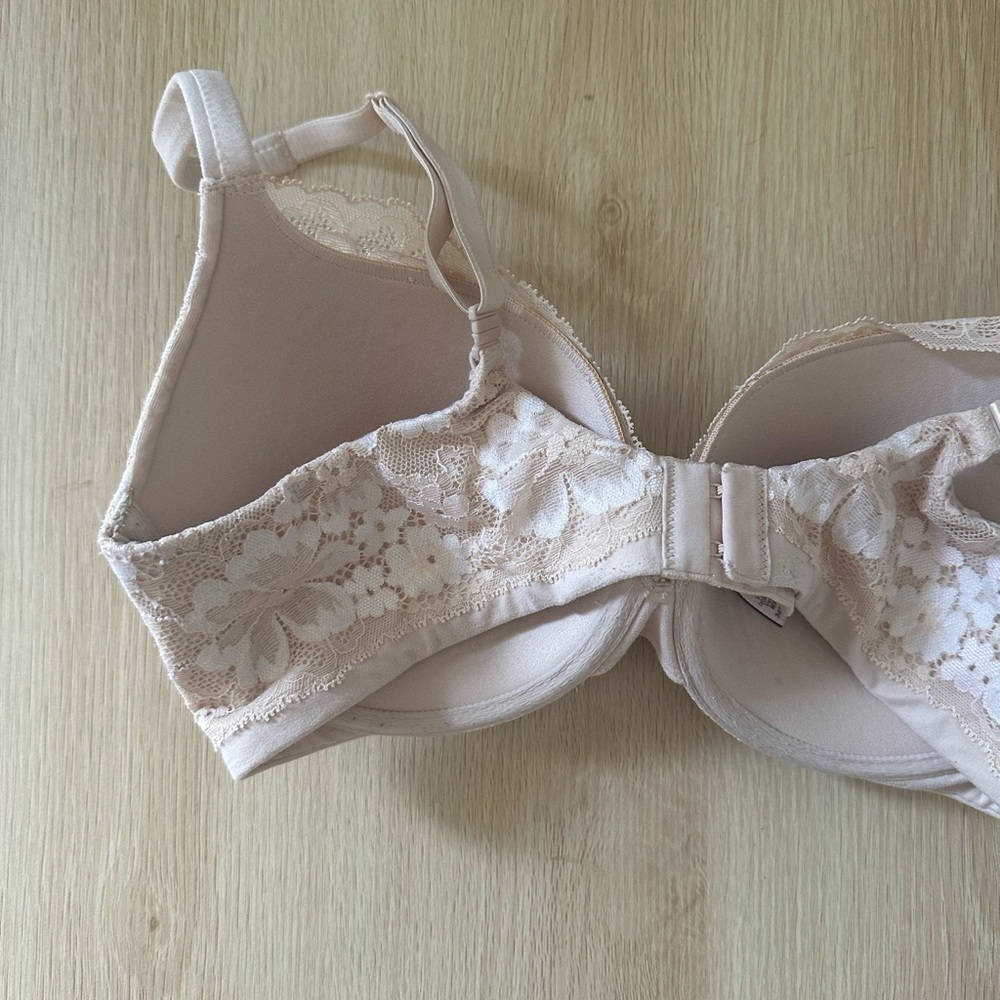 Elegant Lace Bra in Cream - Picture 5 of 8